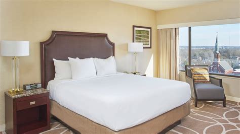 hotel rooms near rupp arena